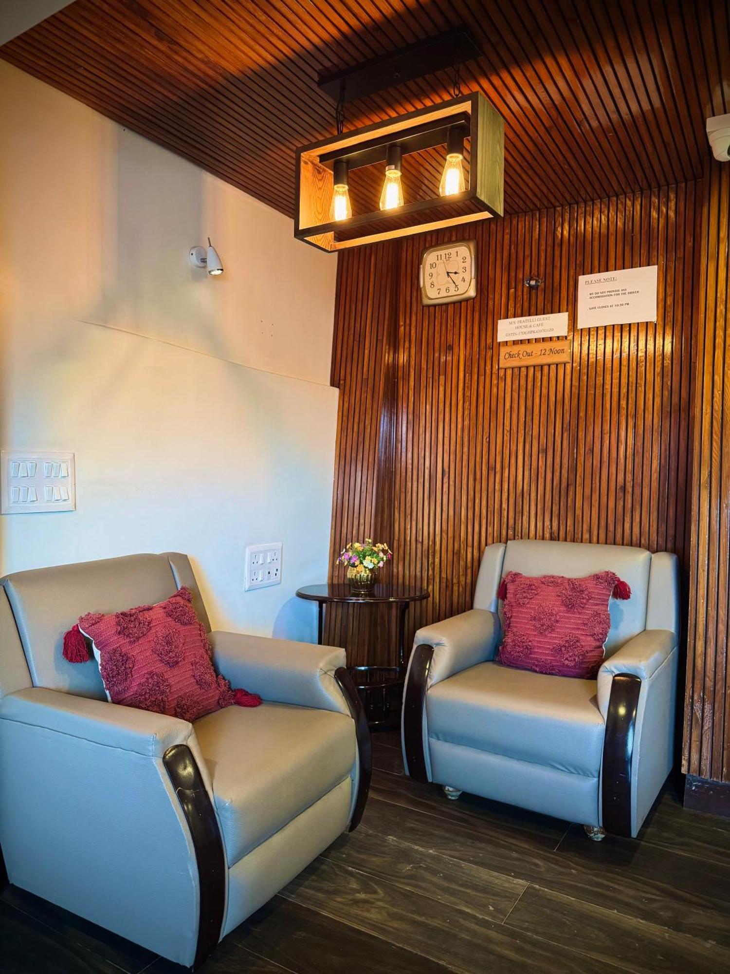Fratelli Guest House Шиллонг Екстер'єр фото